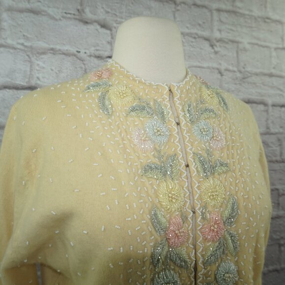 Vintage 40s Lambswool Angora Hand Beaded Cardigan Sweater - Picture 4 of 9